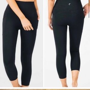 Zyia 12 cropped side pocket